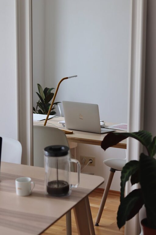 Tips for Creating a Cozy and Organized Home Office Space
